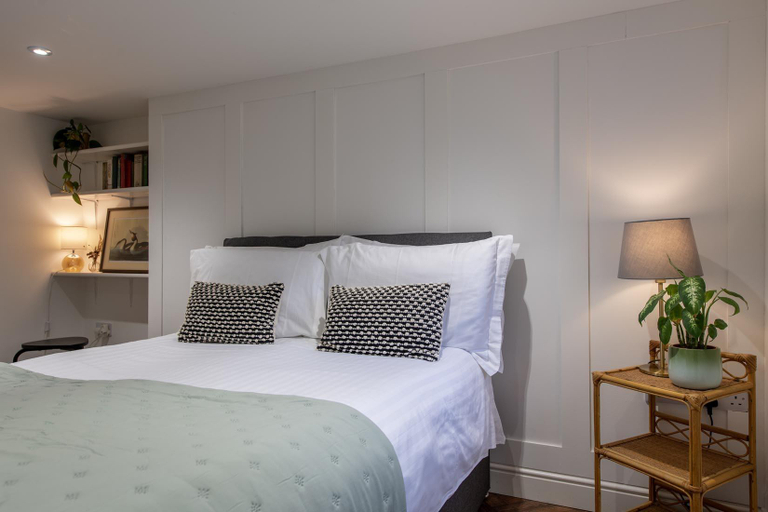 Bedroom 2, The Tansy House on Queen Street, York