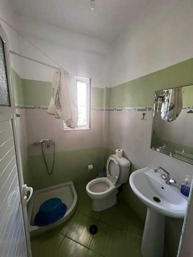 Bathroom 3, Mariana Apartments, Sarandës