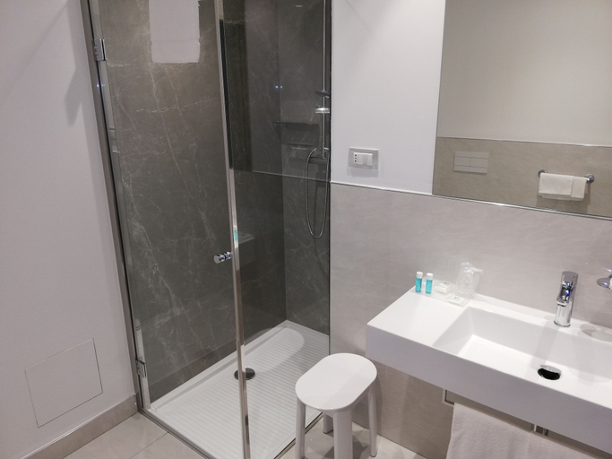 Bathroom 4, Novo Hotel Rossi, Verona