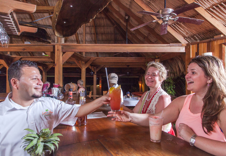 Food & Drinks 5, Laru Beya Resort