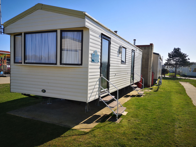 Exterior & Views 2, Seaside Haven Retreat in Walton, Essex