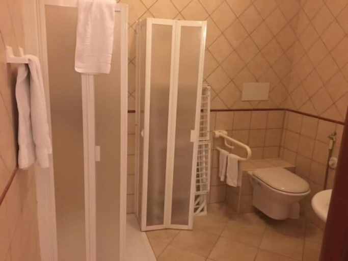 Bathroom 4, Hotel Residence Villa Candida, Foggia