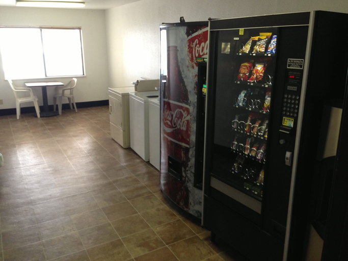 Food & Drinks 5, Brentwood Inn & Suites, Lea