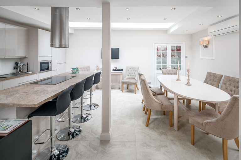 Others 5, JOIVY Elegant house with rooftop terrace, London