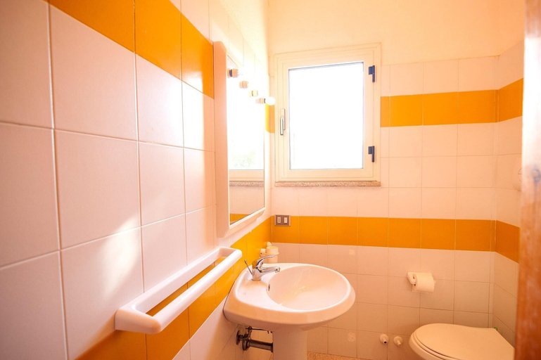Bathroom 3, Fantastic Sardinia Casa Palmas palm01, Nuoro