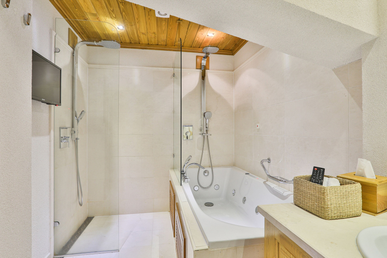 Bathroom 5, Pirin Golf Hotel & SPA, Razlog