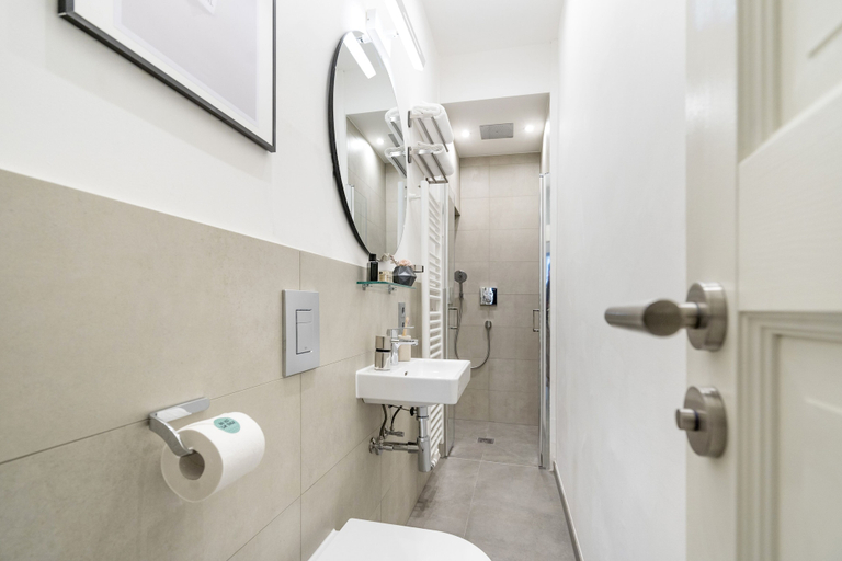 Bathroom 4, BENSIMON apartments Mitte / Wedding, Berlin