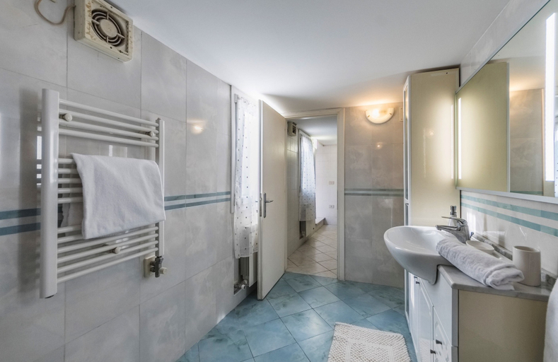 Bathroom 2, Ca' Laura, Venezia