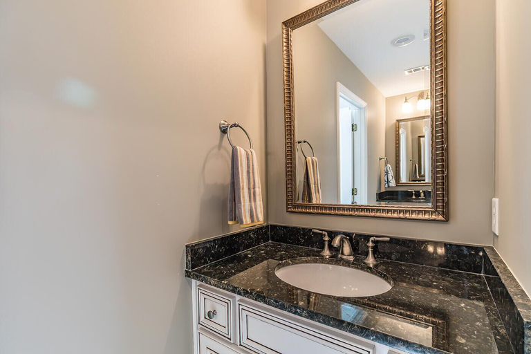 Bathroom 4, 368 Ocean Point, Beaufort