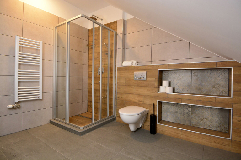 Bathroom 3, Ludwig Hotel, Ercs