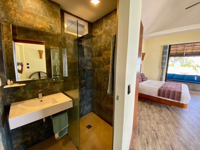 Bathroom 5, Absolute Beachfront Resort, Ko Phangan