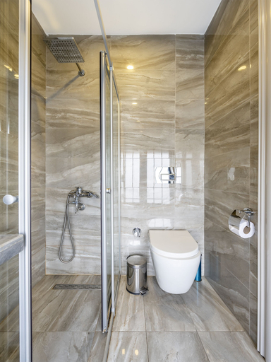 Bathroom 5, Hotel Goldengate, Fatih
