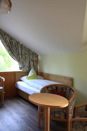Bedroom 2, Vitalhotel Garni Vier Jahreszeiten, Passau