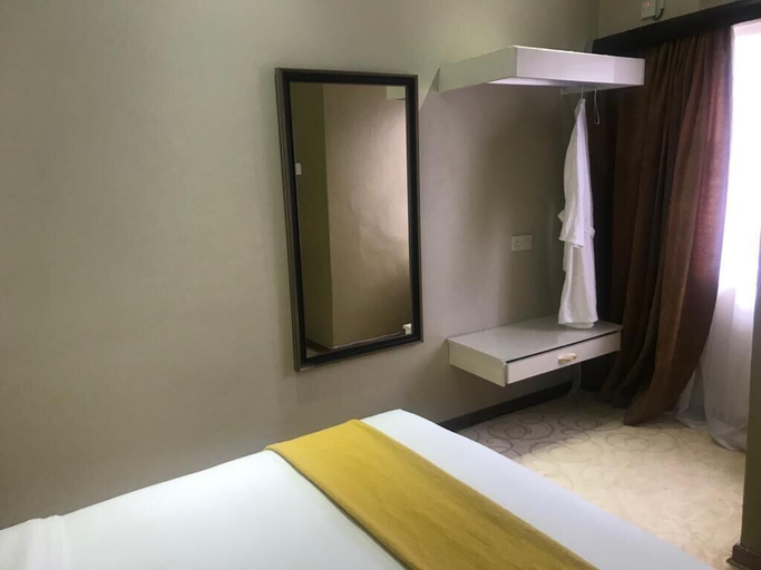 Bedroom 2, Luxlusive Guest House, Gaborone