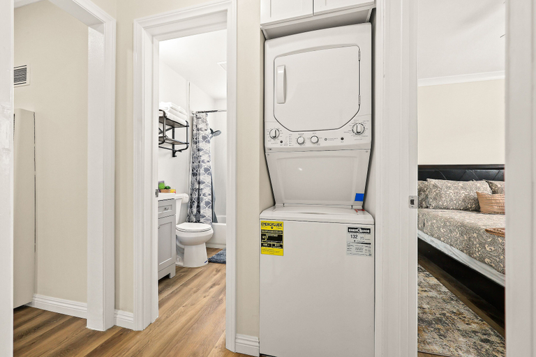 Bathroom 4, Bright&Cozy Getaway 10min to Downtown LA, Los Angeles