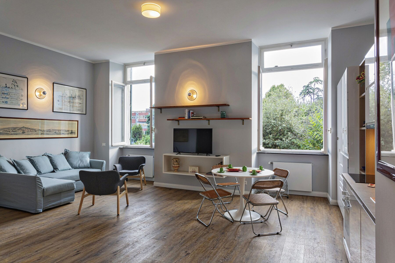 Living area 4, Modern Loft in the City Center, Genova