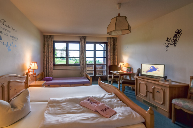 Bedroom 2, Berggasthof & Hotel Hinterrod, Hildburghausen
