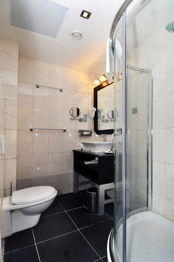 Bathroom 5, Bénin Royal Hôtel, Cotonou