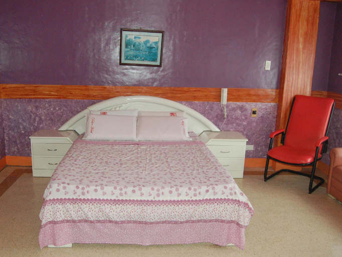 Others 5, Dolor Hotel, Daet