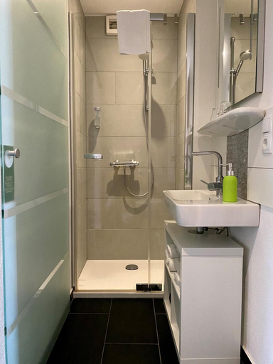 Bathroom 5, WAGNERS Hotel Schönblick, Bayreuth