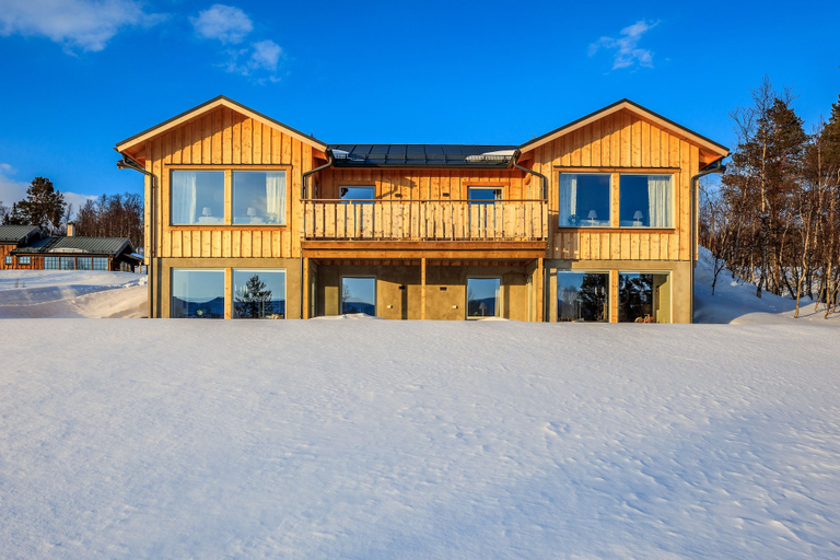 Exterior & Views