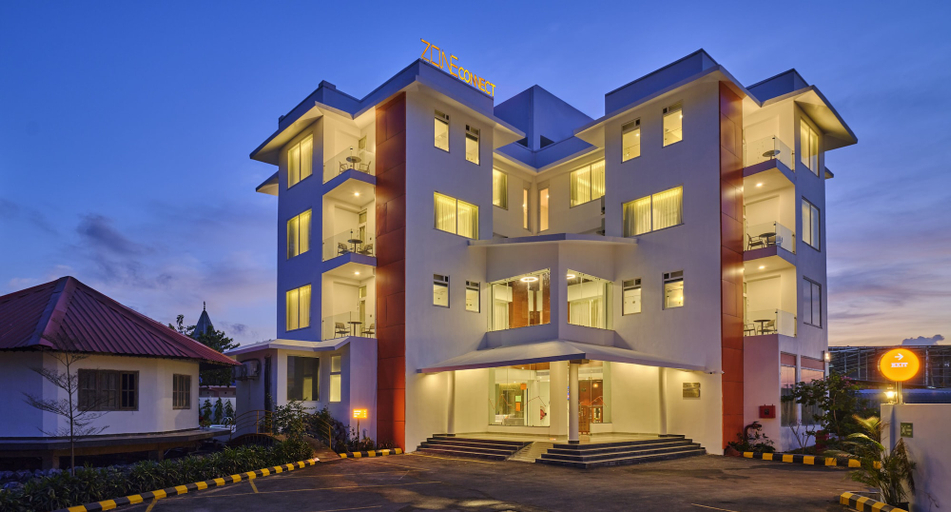 Exterior & Views