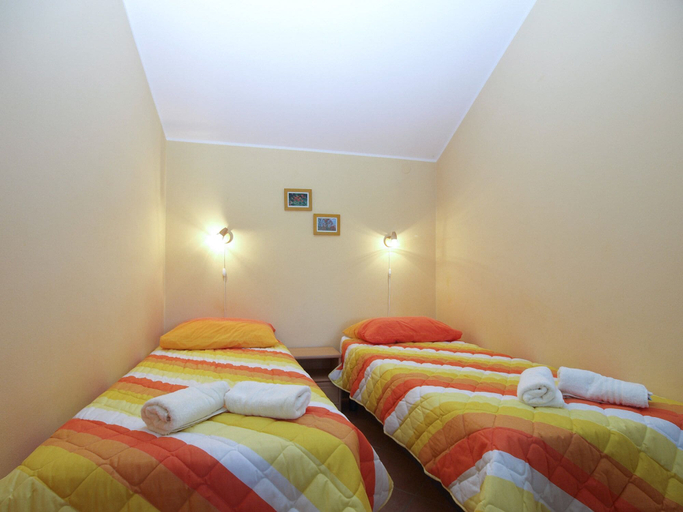 Bedroom 2, Apartment 1895, Marčana