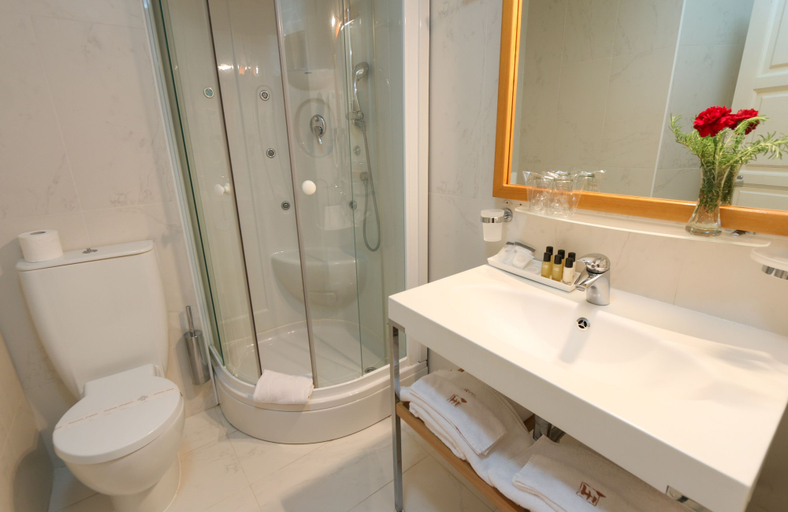 Bathroom 4, Hotel Indijan, Orebić