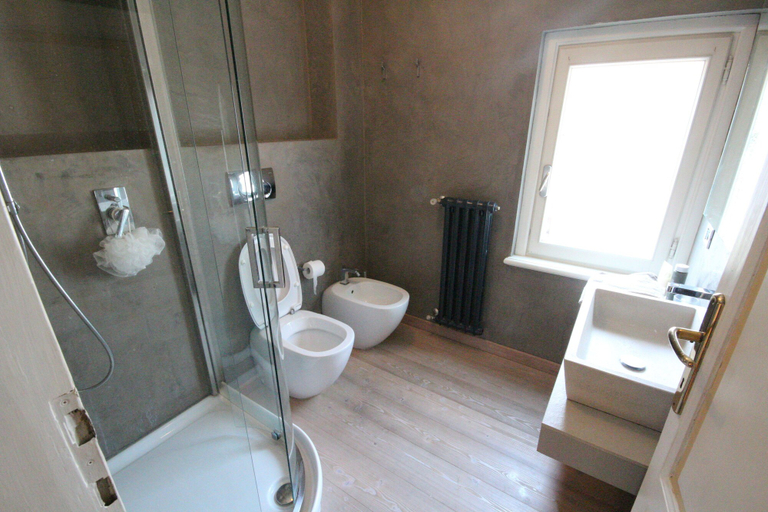 Bathroom 3, Botanic Garden Villa, Como