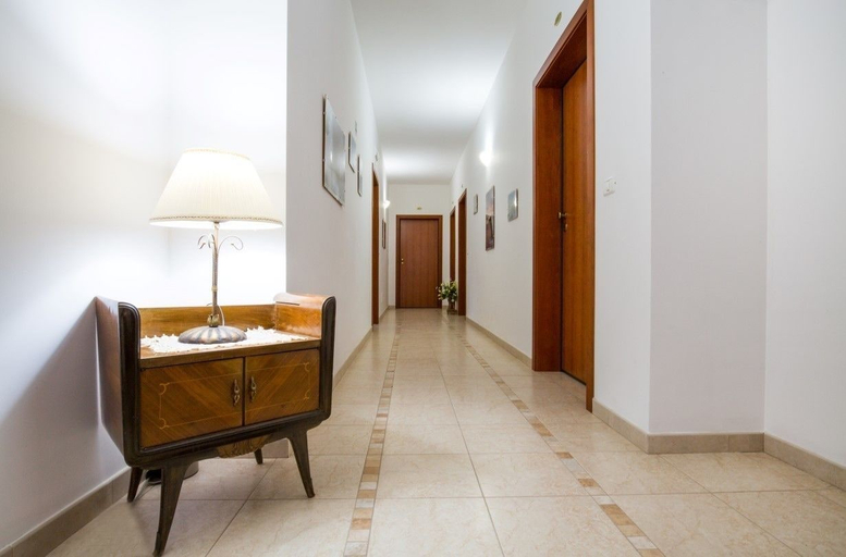 Others 5, Residence Valleverde, Foggia