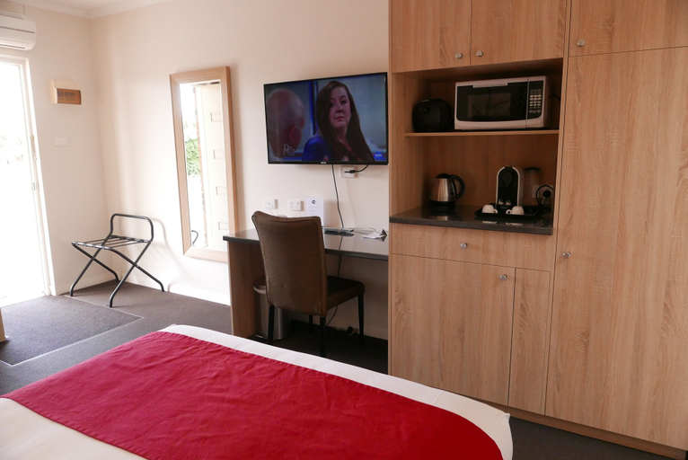 Bedroom 2, Junction Motel, Maryborough, C. Goldfields - M'borough