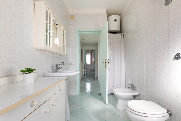 Bathroom 3, 2143 Villa Corsarina, Lecce