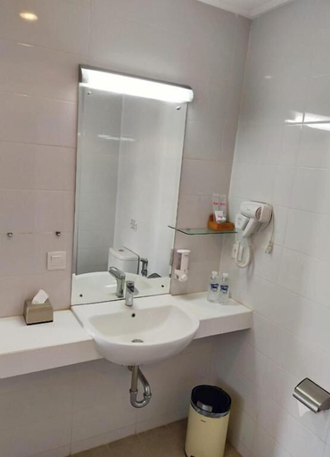 Bathroom 4, Ruby Hotel Syariah, Bandung