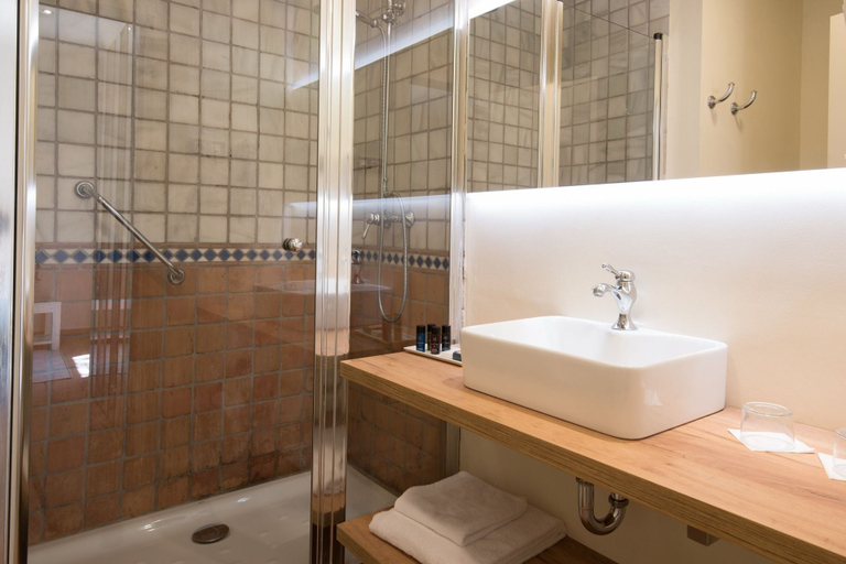 Bathroom 5, Hotel El Convent de Begur, Girona