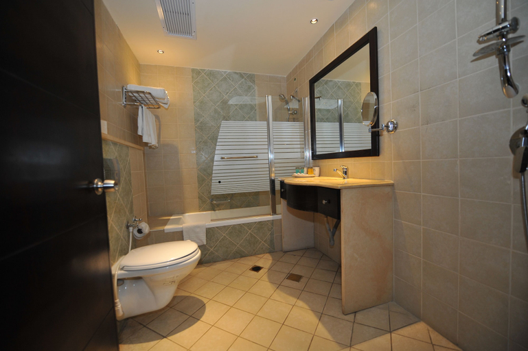Bathroom 5, National Hotel Jerusalem, Jerusalem
