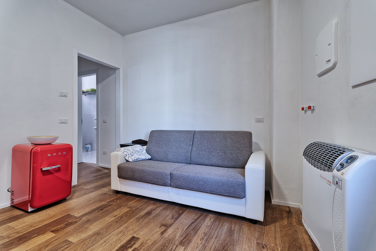 Others 5, Marina Apartments, Lecco