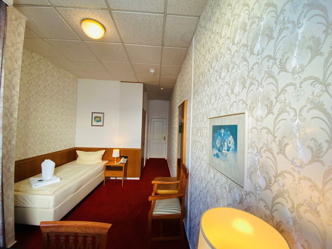 Bedroom 4, Hotel Kaiserhof DELUXE, Lübeck