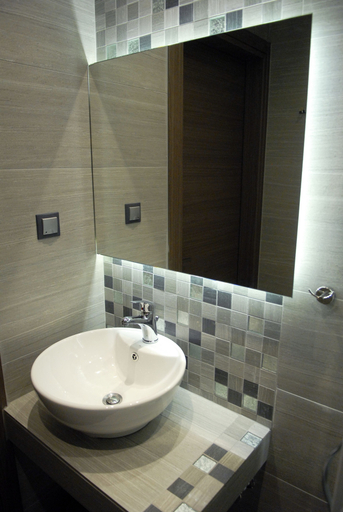 Bathroom 5, Litsa Apartments, Central Macedonia