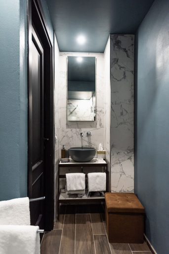 Bathroom 4, Corte Guelfa, Florence