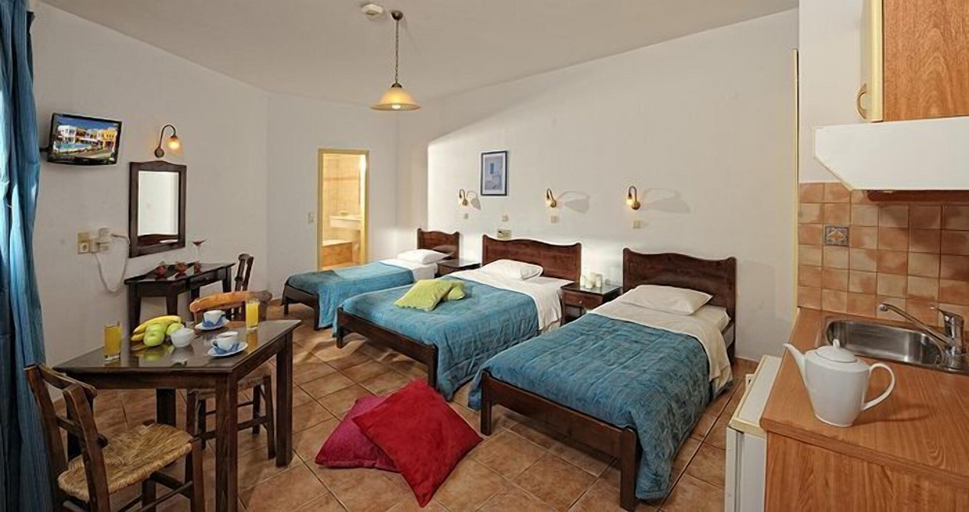 Bedroom 5, Aegean Sky Hotel & Suites, Crete