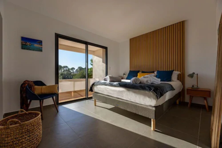 Bedroom 2, Hotel Calarossa Bay Resort, Corse-du-Sud