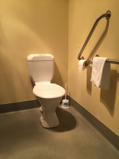 Bathroom 4, Port Pirie Accommodation and Apartments, Port Pirie C Dists - City