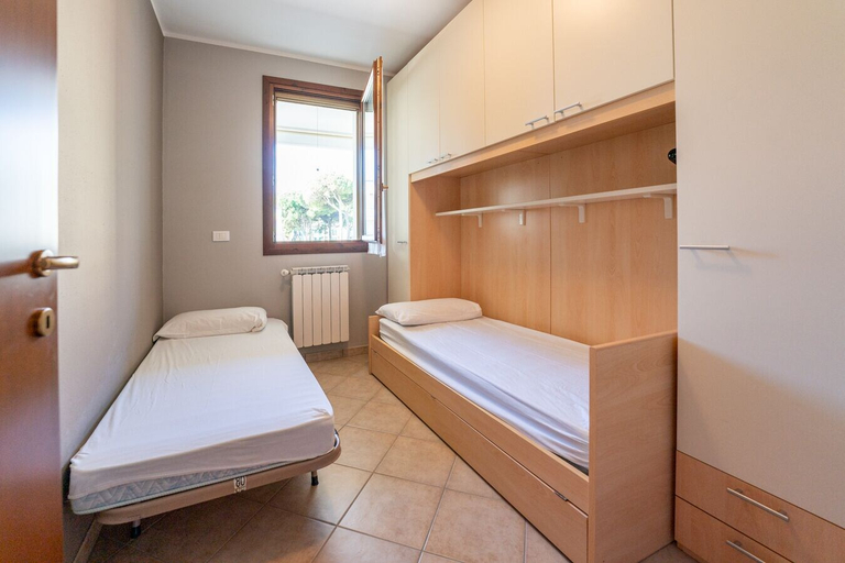 Bedroom 2, Residence Smith - Fronte Mare 1 Piano 4B, Ferrara