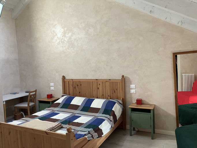Bedroom 4, B&B La familia sul Garda, Verona