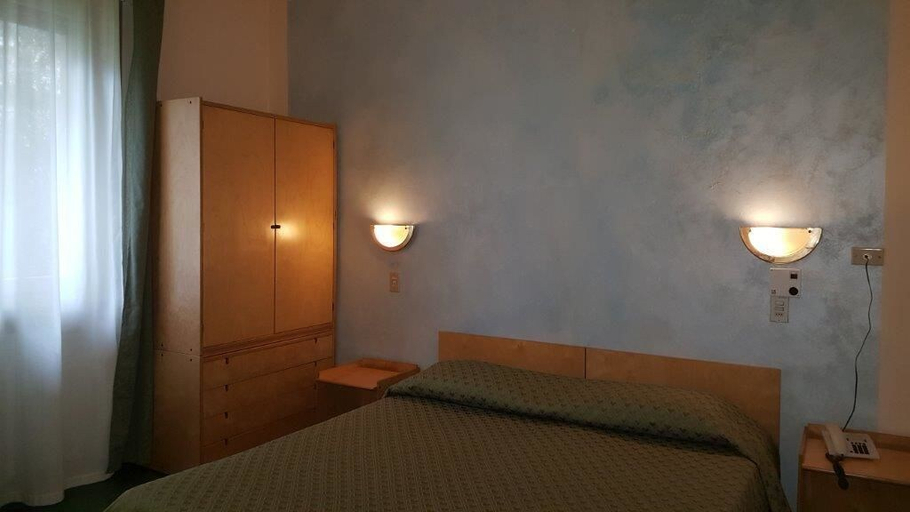 Bedroom 3, Hotel Sorriso, Verona