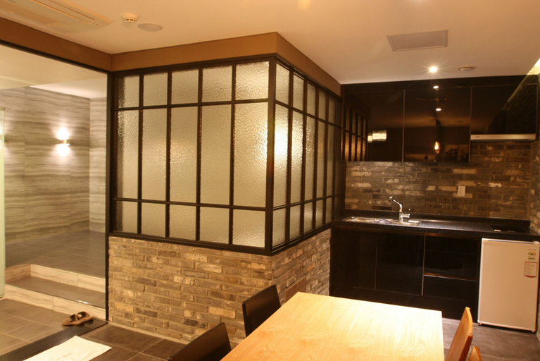 Others 4, Hotel Banwol, Namdong