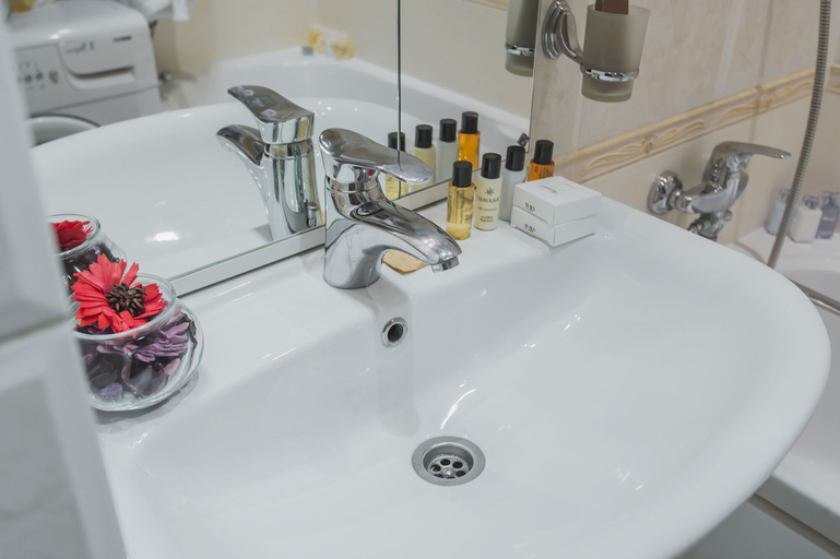 Bathroom 4, GM Apartment Arbat 16, Central