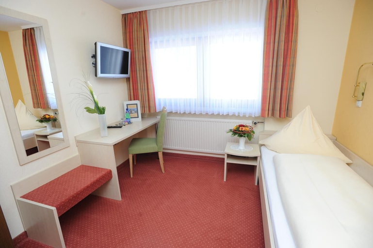 Bedroom 3, Hotel Reischenau, Augsburg