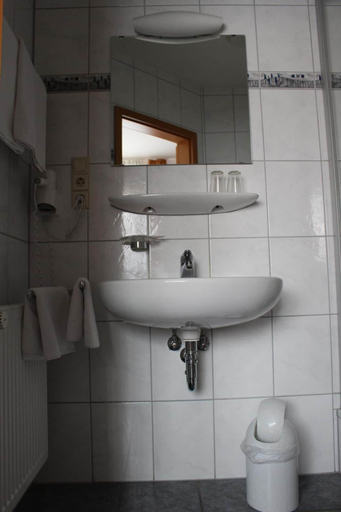 Bathroom 3, Küferschänke, Rhein-Neckar-Kreis