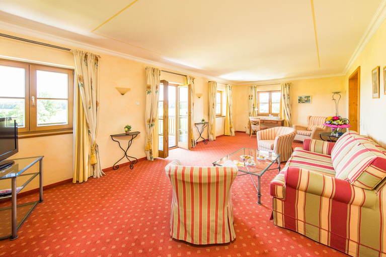 Bedroom 2, Hotel und Landgasthof Altwirt, Miesbach
